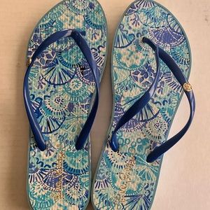 Lilly Pulitzer foam flip-flops size 9/10